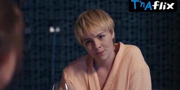 Yuliya Dzutseva Underwear Scene  in Sila Obstoyatel'Stv