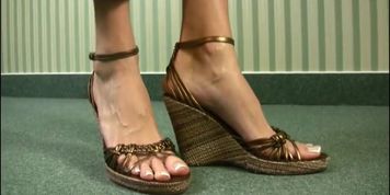 Katherina's big feet long toes II