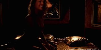 Husband makes Wife's Pussy Drip with Jizz (Close Up Blowjob)