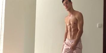Sexy stud spreading ass