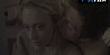Dakota Fanning Sexy Scene  in Viena And The Fantomes