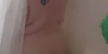 Laylah takes a wet hot shower!!