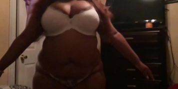 Slo-mo jiggle BBW