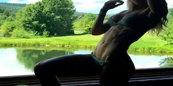 Sexy muscle teen Rachel Scheer flexing her perfect body