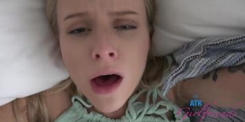 Paris White You Wake Paris And Fill Her With Cum