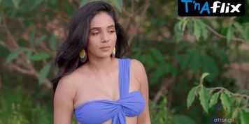 Bushra Shaikh Bikini Scene  in Flaunt