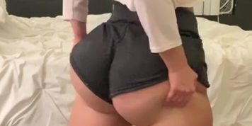 *Teen with Thick Ass*-(Read Descripti0n.)
