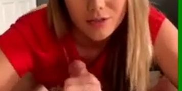 a beautiful blonde aj aplegate onlyfans (Kaylee Evans)