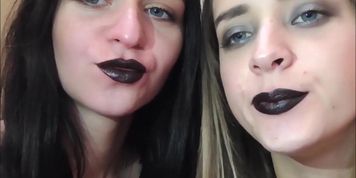Lesbian Messy lipstick challenge