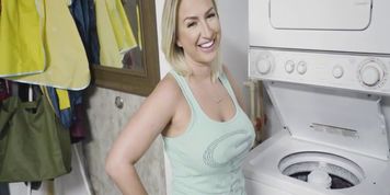 Banging my chubby blonde MILF stepmother Quinn Waters in doggystyle