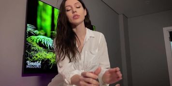 ?unning ?lient Deceived the Masseuse and Fucked her Pussy (Telari Love)