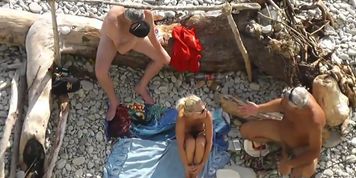 Amateur Sex on the Beach - video 3