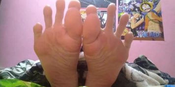 Long asian toes