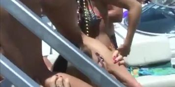 Wild groupie on the beach