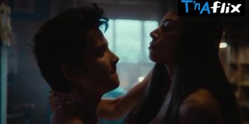 Mimi Keene Sexy Scene  in Sex Education