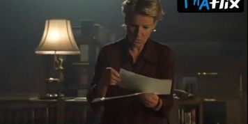Julia Dietze Sexy Scene  in Die Stimmen