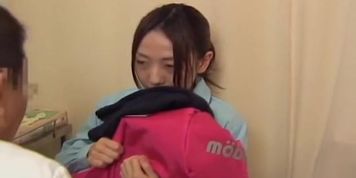 Teen bitch got her cunt dildoed as a part of a pussy exam