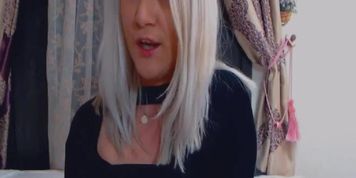 Amateur Girl Fucks Herself With A Dildo