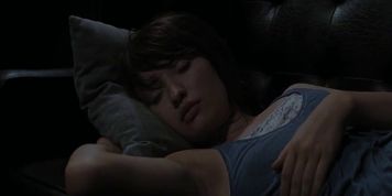 Emily Browning armpit scene. The Uninvited (2009)