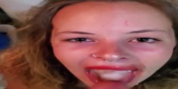 Coroa gostosa tatuada engole gozada