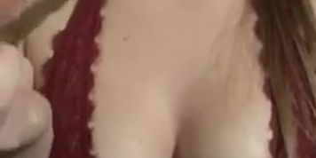 Chupando verga casera, puta colegiala de 18 comiendo diodo de 30 Cm, llena de rico semen 