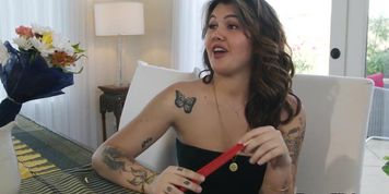 Daisy Taylor invtes her old fuck buddy for a date after breaking up with her bf