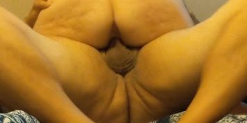 HOTWIFE ROXY PLAYS WITH A FAVORITE LATINO 2