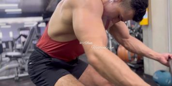 La chica novata del gym MAMANDO Y CABALGANDO ES EXPERTA (Alita Angel, Real Couple, Serenity Cox)