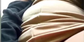 Thai girl public squirt 