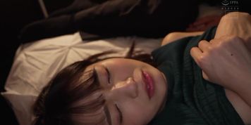 HMN 424 Sumire Kuramoto Her Father In Law In A Narrow Closed Room Under One Roof With A Sweat Duct Seeding Press. ????????? ????