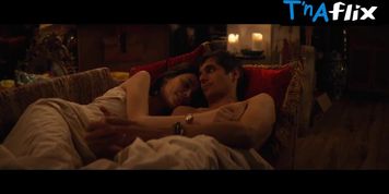 Rose Tapias Butt,  Breasts Scene  in L'Ultima Nit Del Karaoke