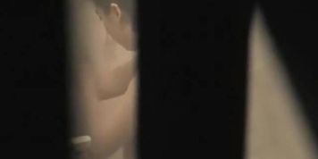 I am hiding and spying cute Japanese nip in the shower dvd su0021