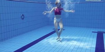 Elena Proklova underwater mermaid in pink dress