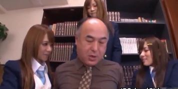 Super sexy japanese schoolgirls part3 - video 5