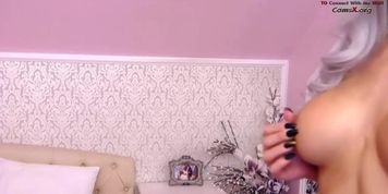 Beautiful Euro Girl Flashing Her Cute Pussy High Definition Show
