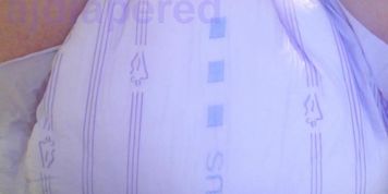 big messing in molicare diaper (Diaper boy)