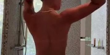 Pixei - shower