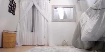 Hot short haired girl on cam show
