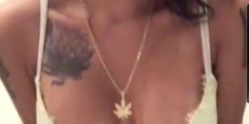 Palestinian girl on periscope flashes her boobs