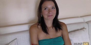 HUNT4K. Denisse is sick of boring bf but wants (Close Up Blowjob)