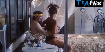 Ewa Salacka Butt,  Breasts Scene  in Sztuka Kochania