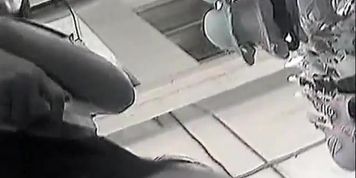 public upskirt