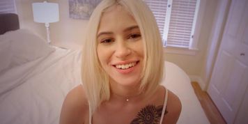 Stepsisters surprising morning (Kiara Cole)