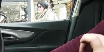 Car Dickflash Mature