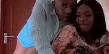 Un Homme D'affaire &Eacute;quato-guin&eacute;en Dans Un Sextape Part 6