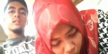 Janda melayu blowjob dalam kereta