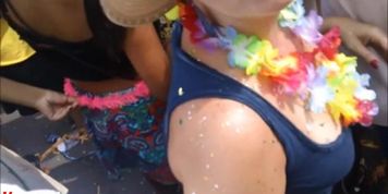 lady groped at carnival