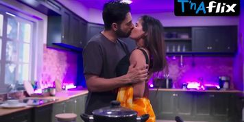 Jyoti Singh Sexy Scene  in Rangeen Kahaniyan