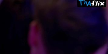 Mishel Prada Lesbian Scene  in Vida