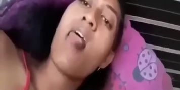 Amateur Samoan chick pussy playing 